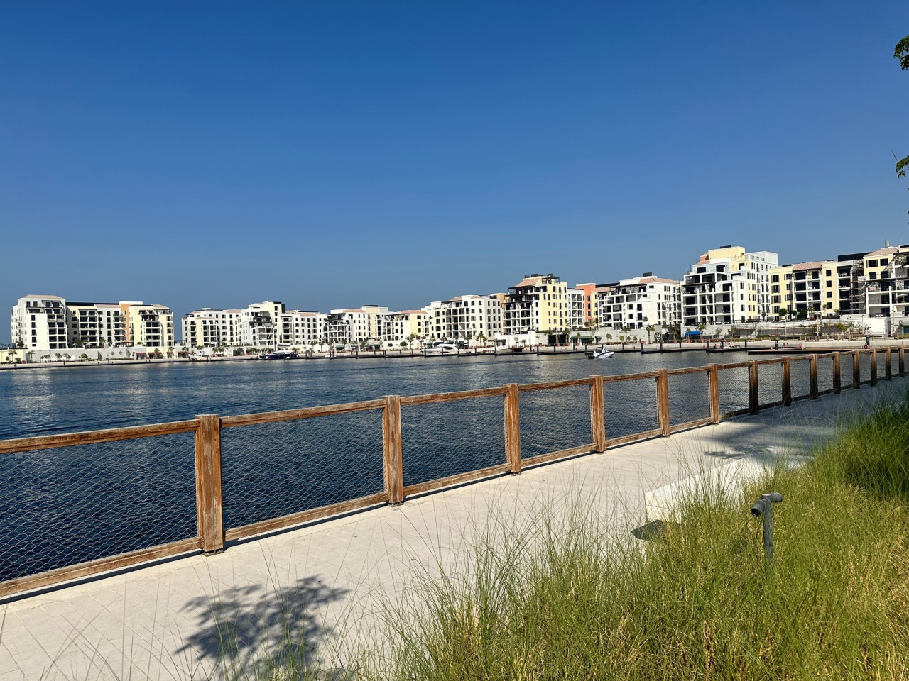 Luxury lifestyle at La Sirène, Port de la Mer, Jumeirah 1 | 1 Bed | Sleeps 4 — photo 1