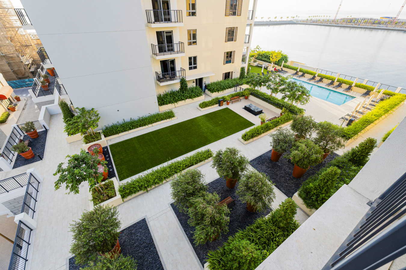Luxury lifestyle at La Sirène, Port de la Mer, Jumeirah 1 | 1 Bed | Sleeps 4 — photo 3